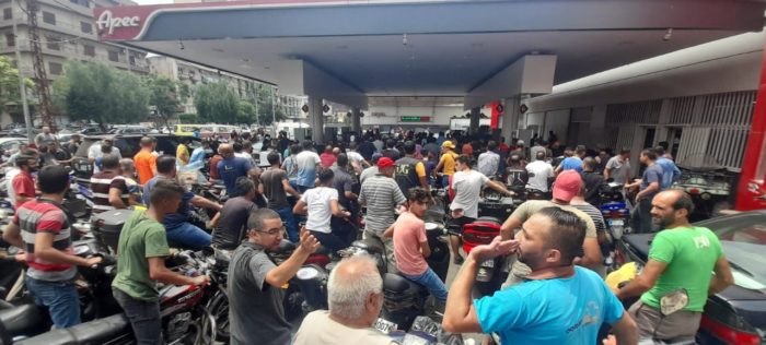 ب الصباحية: الانهيارات تتوالى... الحكومة في خبر كان وترقب لموقف نصرالله