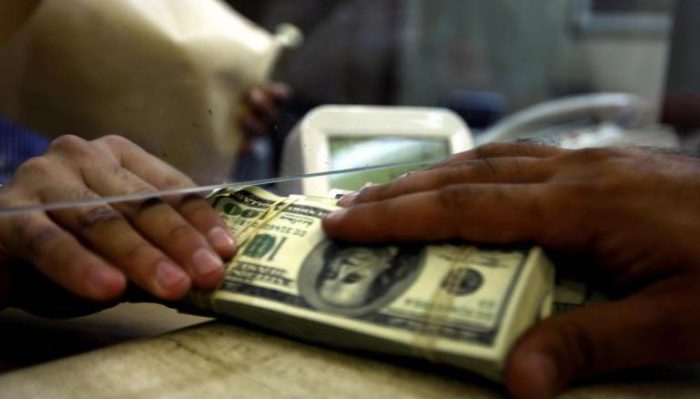 تحويل الأموال مستمر حتى إقرار ال كابيتال كونترول