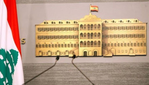 يتلقى الاوامر ولا يتمتع بالكفاءة والتجرّد!