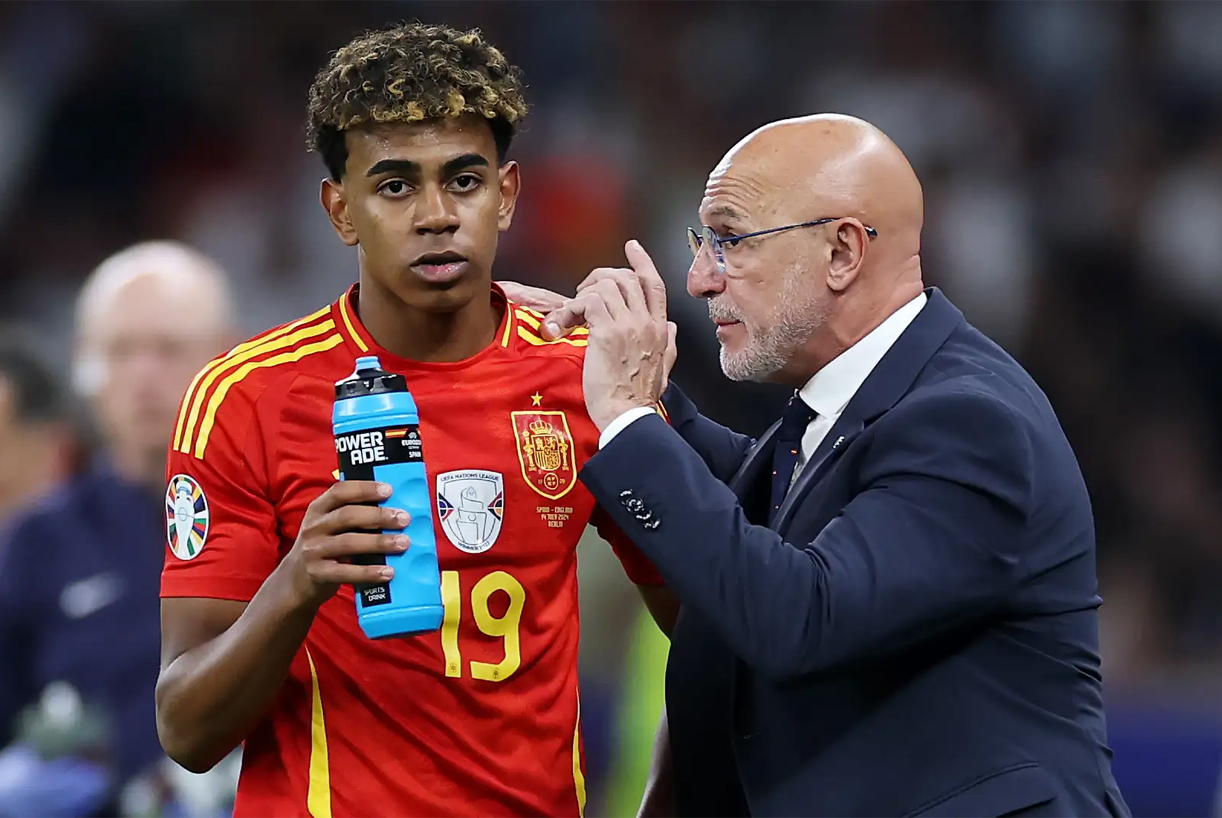 اخبار الرياضة – بي سبورتس – مدرب منتخب إسبانيا: يامال قدم نوعاً مختلفاً من كرة القدم اخبار الرياضة – بي سبورتس – مدرب منتخب إسبانيا: يامال قدم نوعاً مختلفاً من كرة القدم