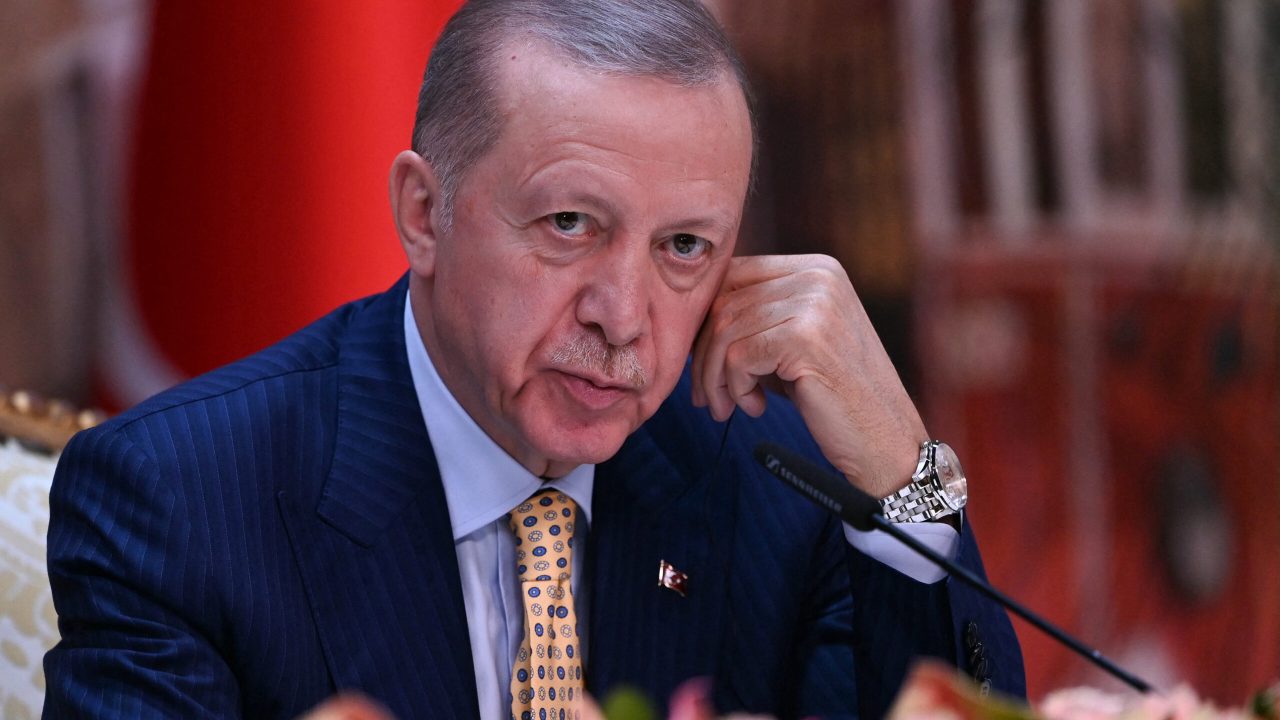 Turkish President Recep Tayyip Erdogan attends a joint press conference with Ukrainian President at the Dolmabahce Presidental office in Istanbul on March 8, 2024. (Photo by OZAN KOSE / AFP)