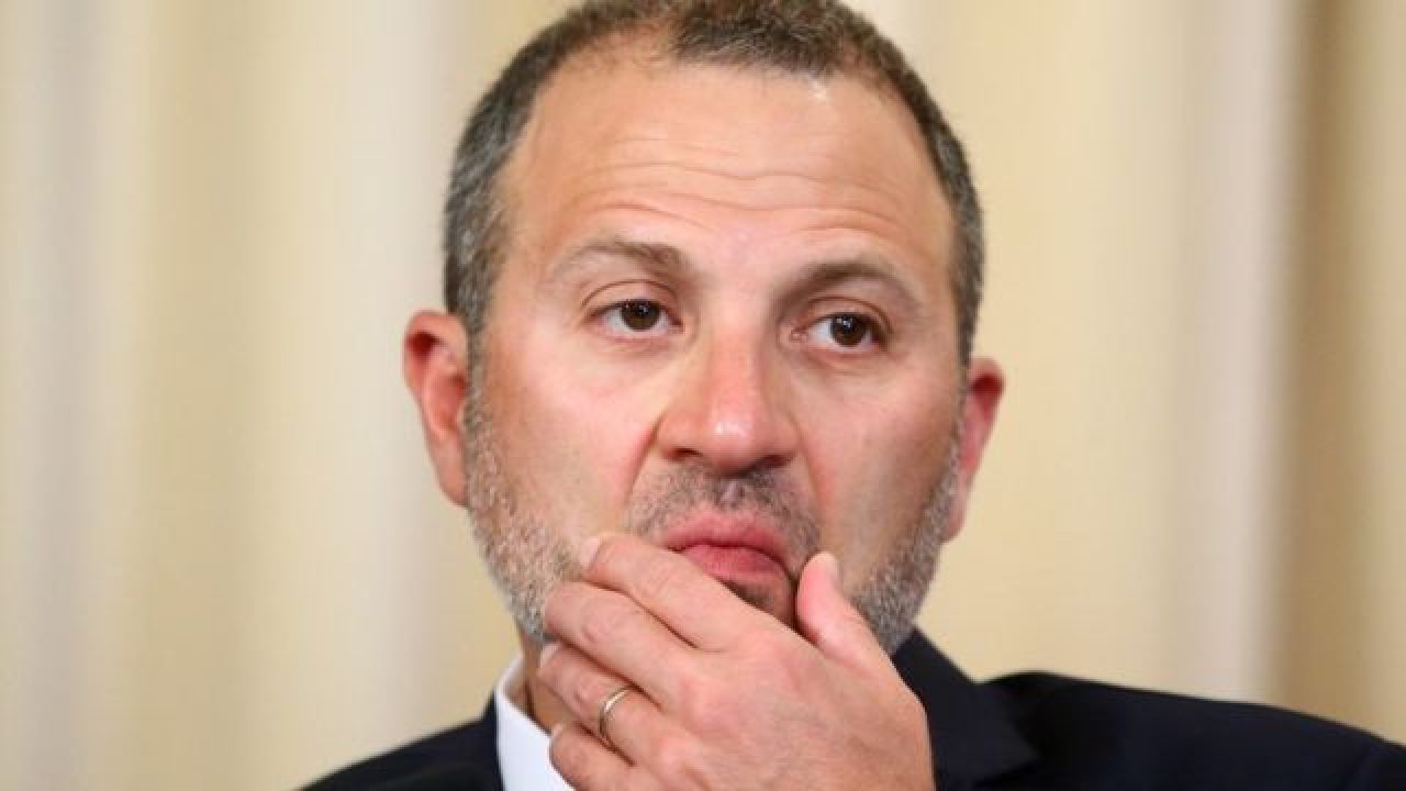 غضب باسيلي من عازار والبديل جاهز
