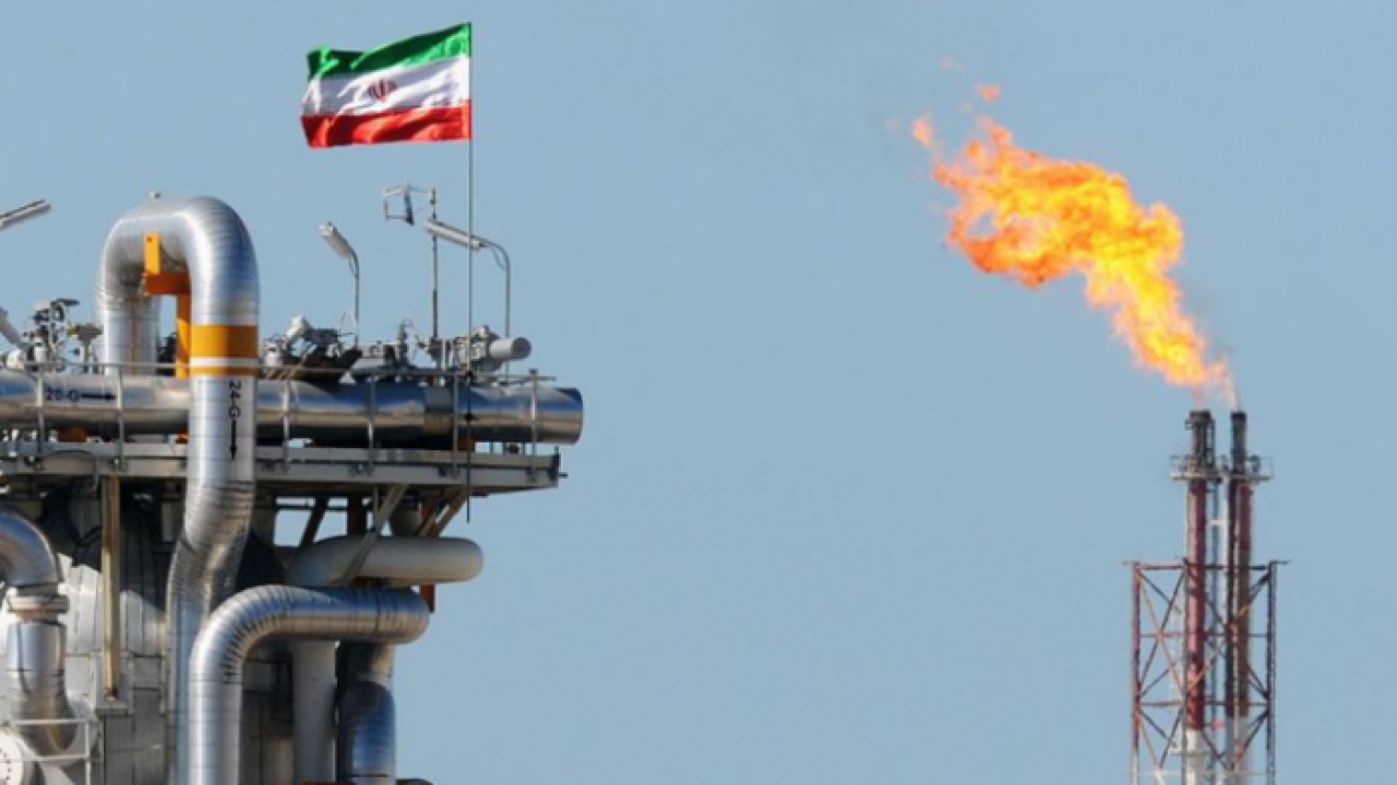 140-003631-iran-loses-1-2-million-per-day-oil-produc-2019_700x400 النفط الايراني" تربيح جميله وصفقة مشرعنة لحزب الله وبالاخضر"!!