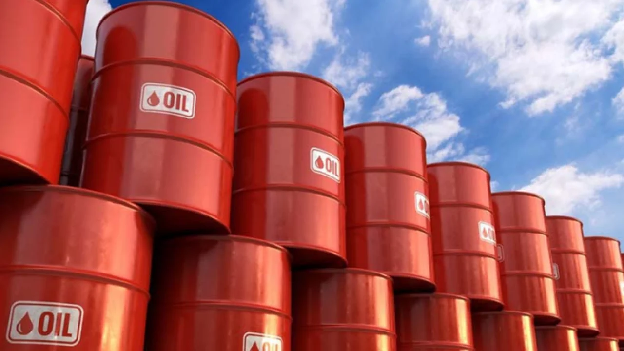 143-200052-barrel-100-losers-winners-global-economy_700x400