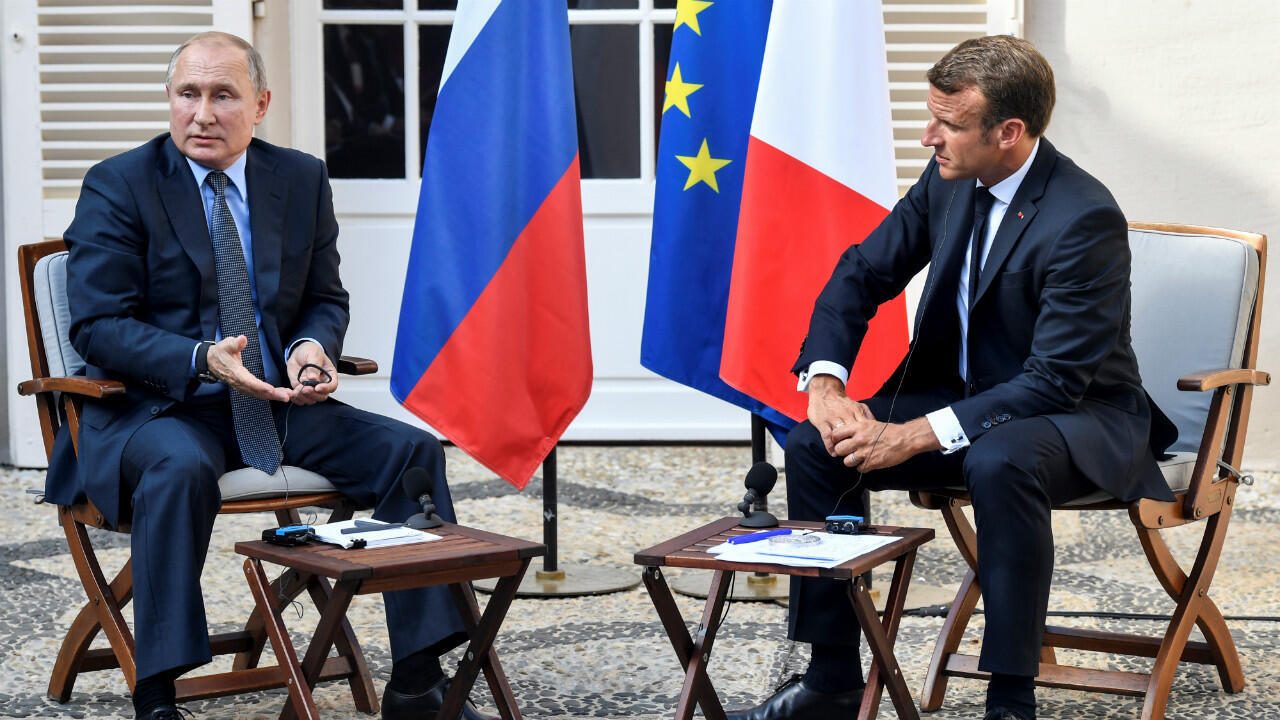 19082019_putin_macron_bregancon_0_200849