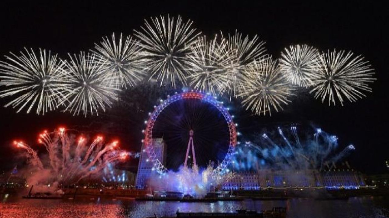 196-115450-first-last-country-celebrate-new-year_700x400