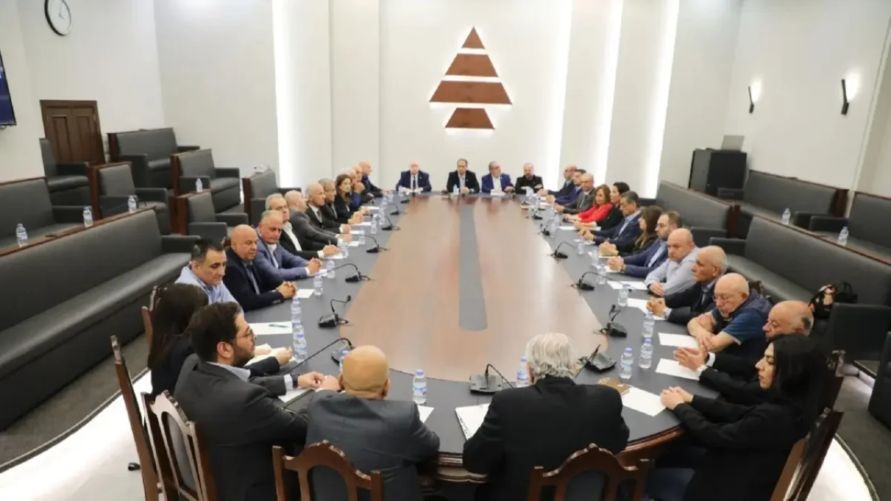 395f4a01-1355-43e8-8852-c785537f5d60