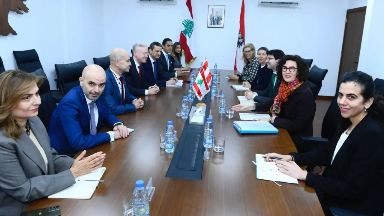 39d613aa-500c-442f-a56c-579ca3a45d51