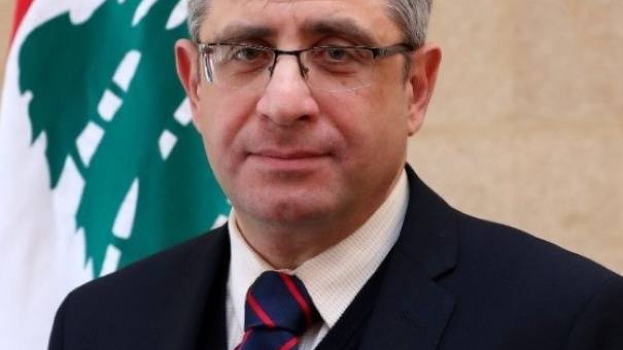 497466Image1 طلاب لبنان لوزير التربية: إنزل من ناطحة السحاب الى الأرض