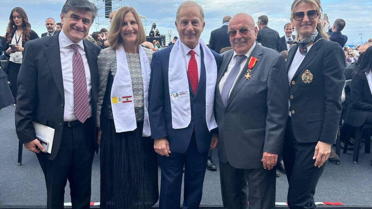 594012496_10161405309326268_6210114444086660679_n