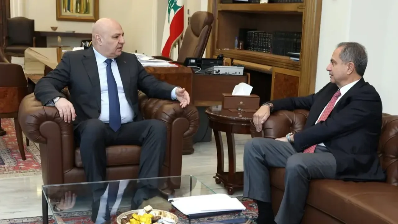 5dcb0a9c-2300-4a7b-b948-03c8c13f9b7a