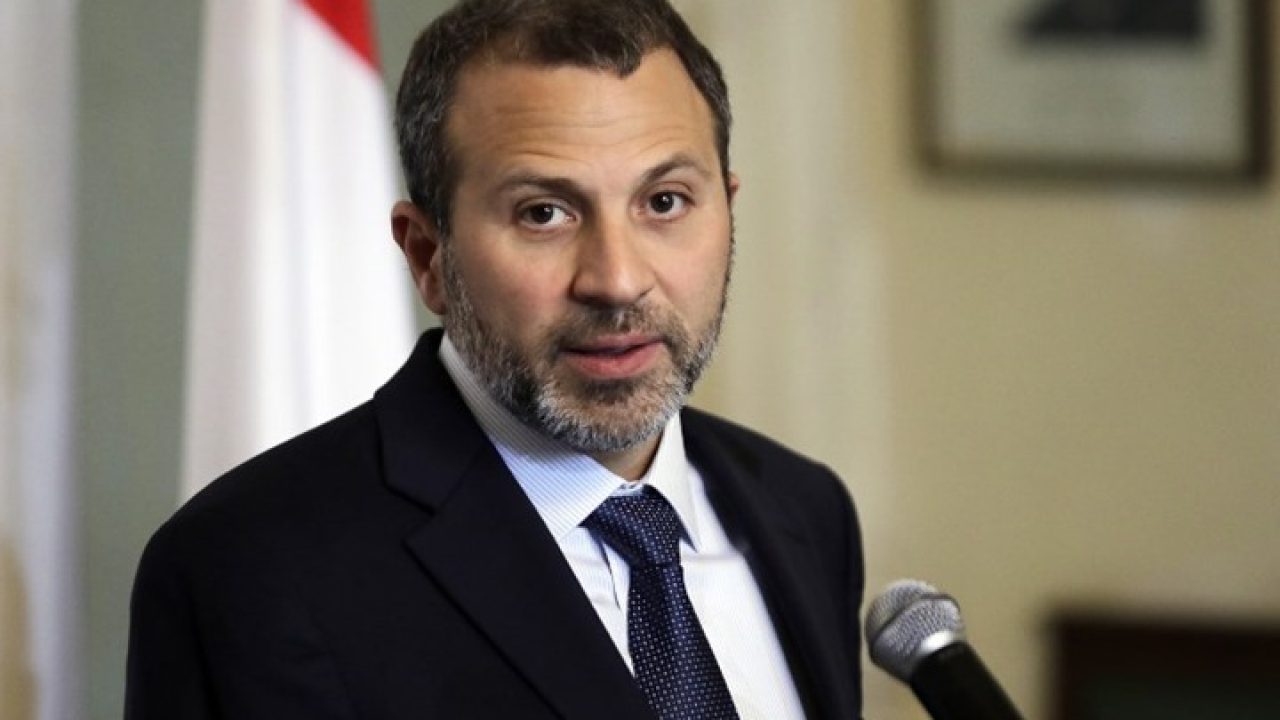 باسيل واللعب على الحبلين ...