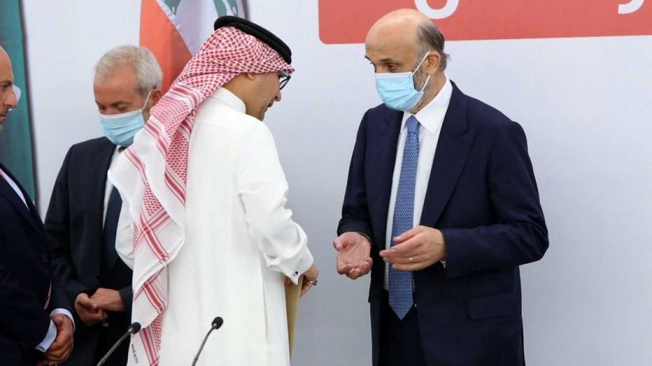 ماذا كان يفعل السفير السعودي في معراب امس؟