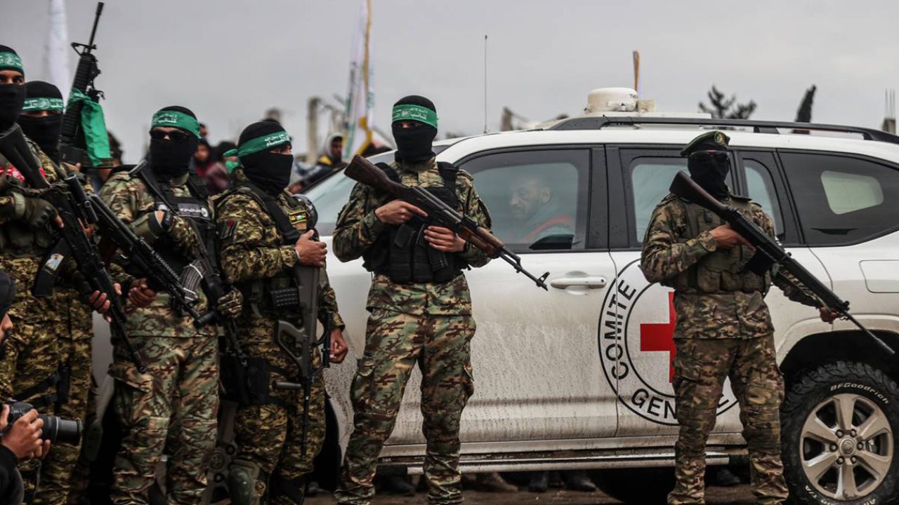 AA-20250222-37131672-37131665-HAMAS_HANDS_OVER_2_ISRAELI_HOSTAGES_TO_RED_CROSS_IN_RAFAH