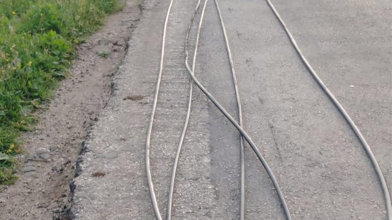 CABLES