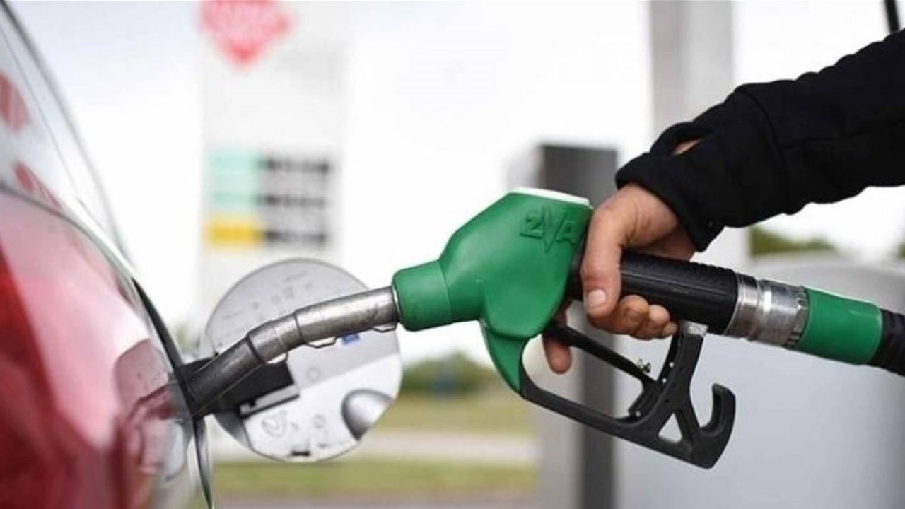 الدولة مديونة والدعم على ١٤...
