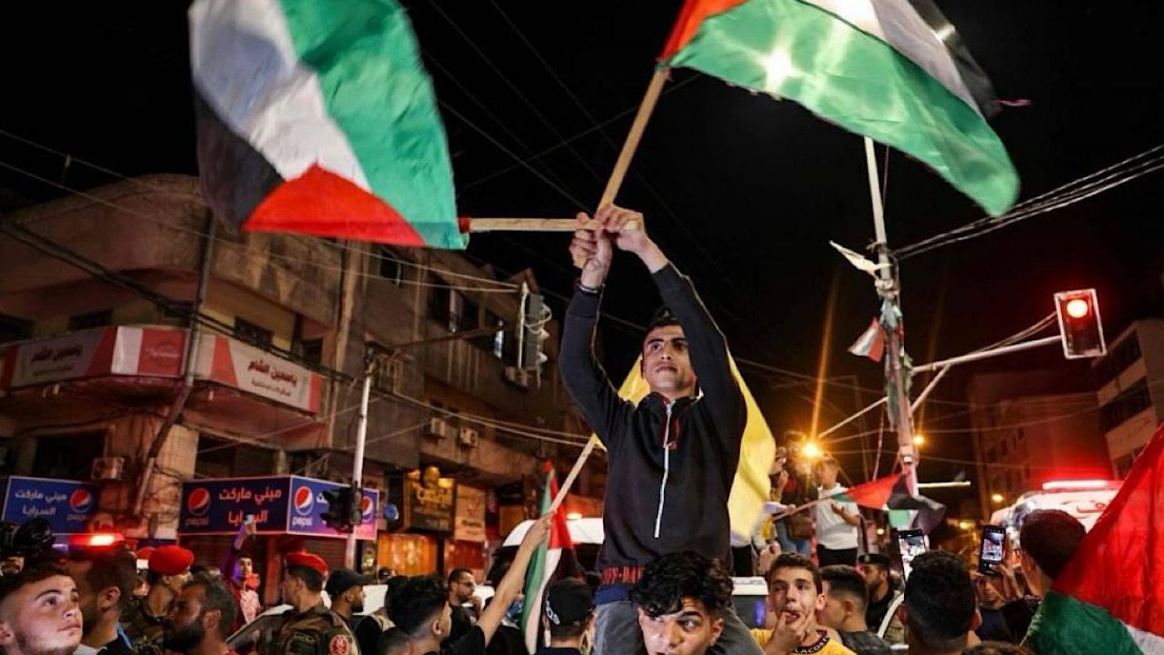 GAZA PEOPLE CELEBRATING