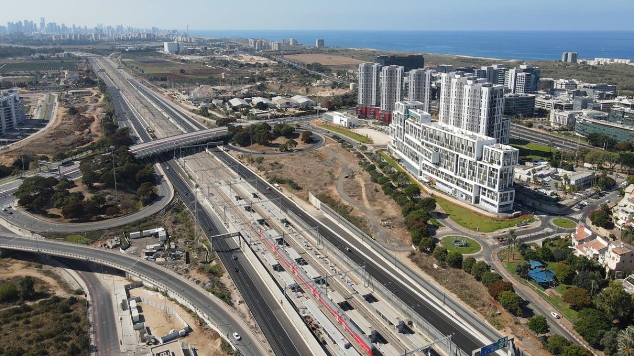 Herzliya_railway_station_1