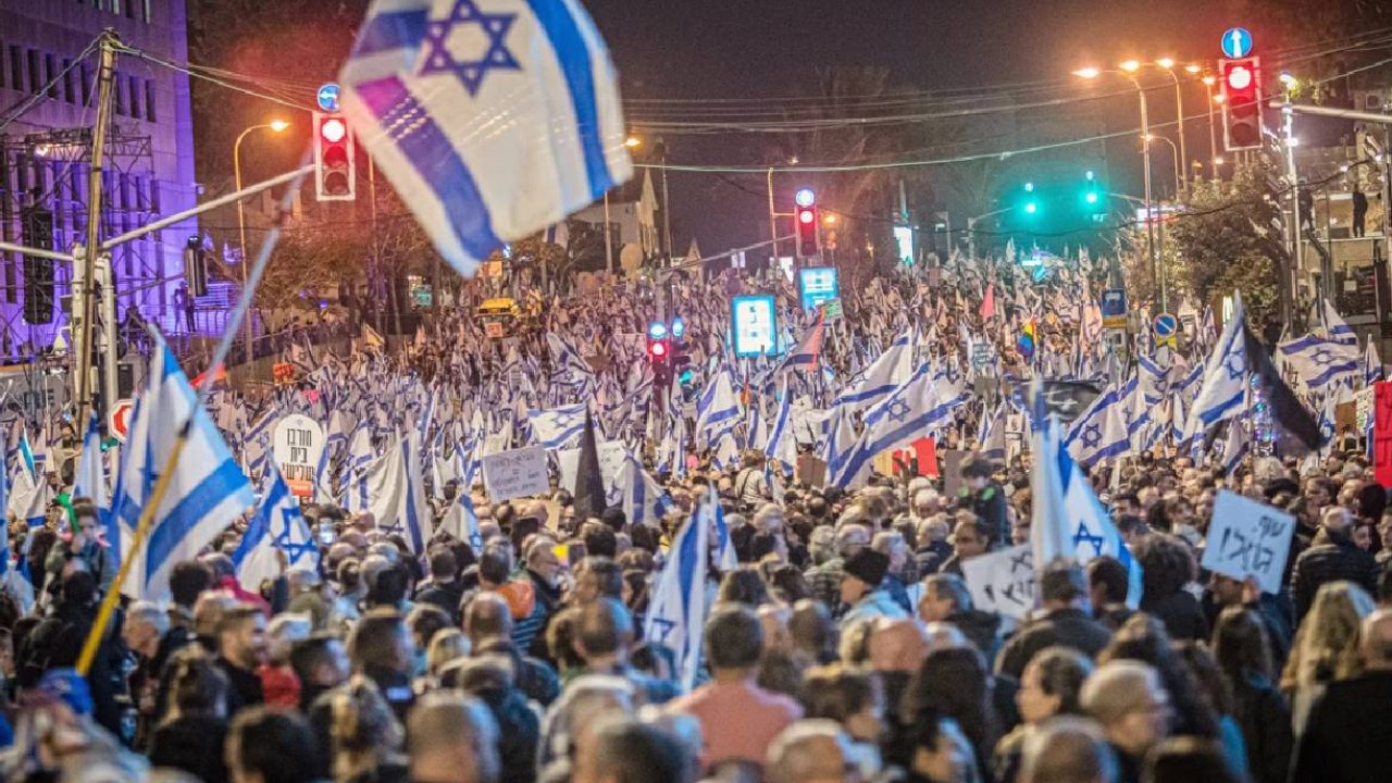 Israeli protests at night