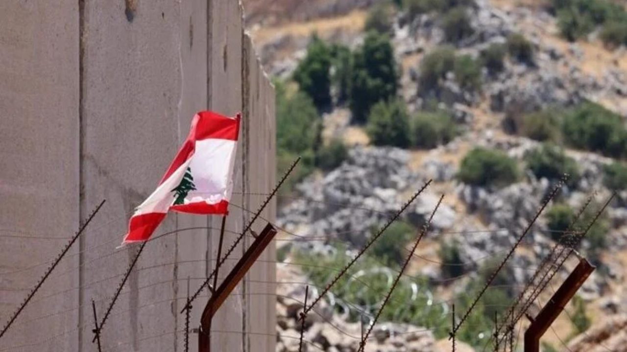 Lebanese flag borders