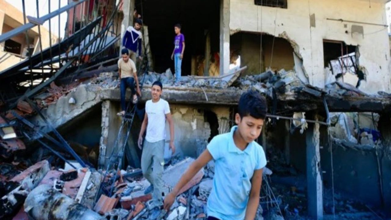 Lebanon destruction kids