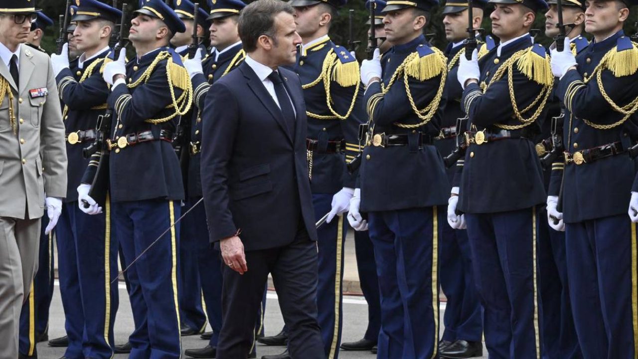 Macron in baabda