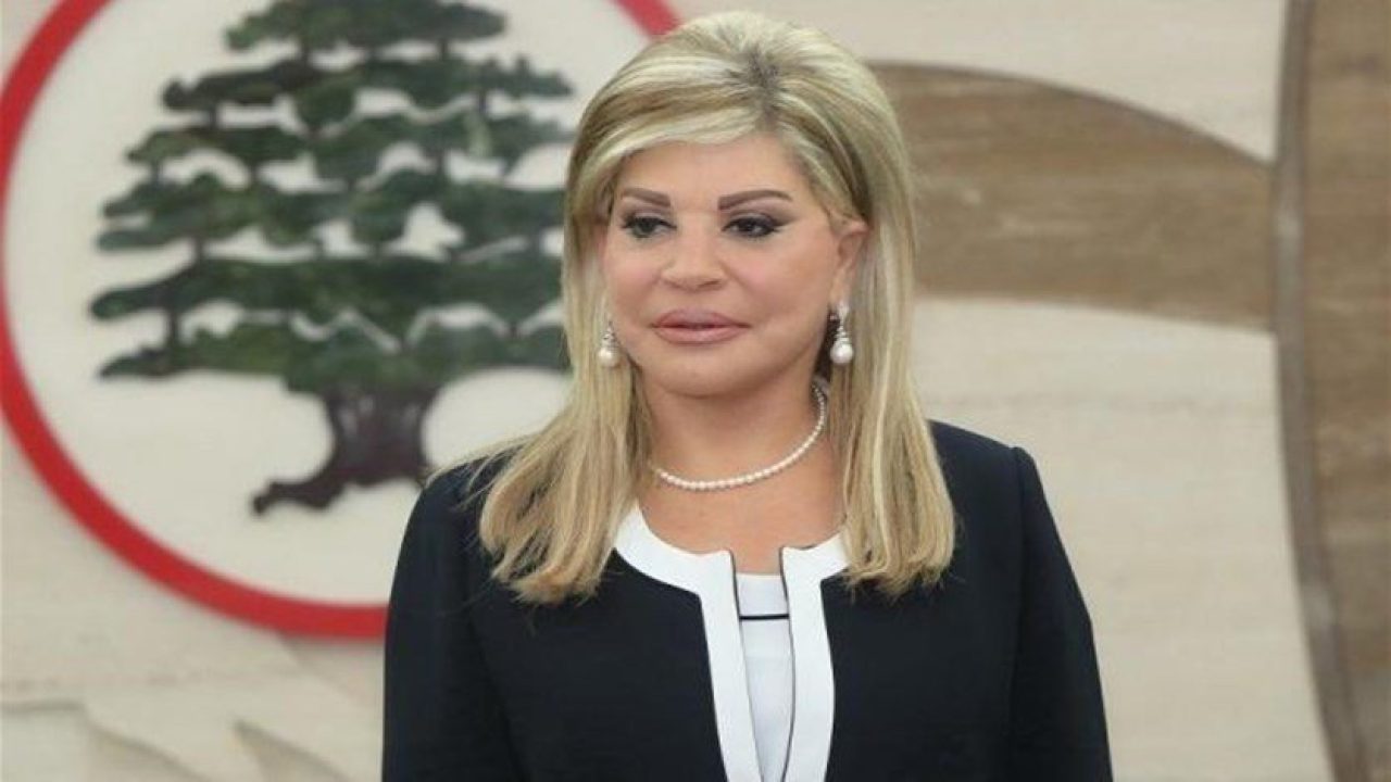 غرّدت الوزيرة السابقة مي شدياق عبر حسابها على تويتر ردّا على خطاب رئيس الوزراء الأسبق سعد الحريري قائلةً: "نفسي حزينة غاضبة ثائرة! لن أقول غداً تعود، ليست صفحة طويت، نحن تشاركنا العذاب والنضال لن يغتالوا رفيق الحريري مرتين. 17سنة يجرّونا للقعر فيما نحاول الحفاظ على الهوية وجّعونا كتير وصار وقت هنّي ينسحبوا من الحياة السياسية مش إنت، الكل ارتكبوا أخطاء، انما هم ارتكبوا خطايا
