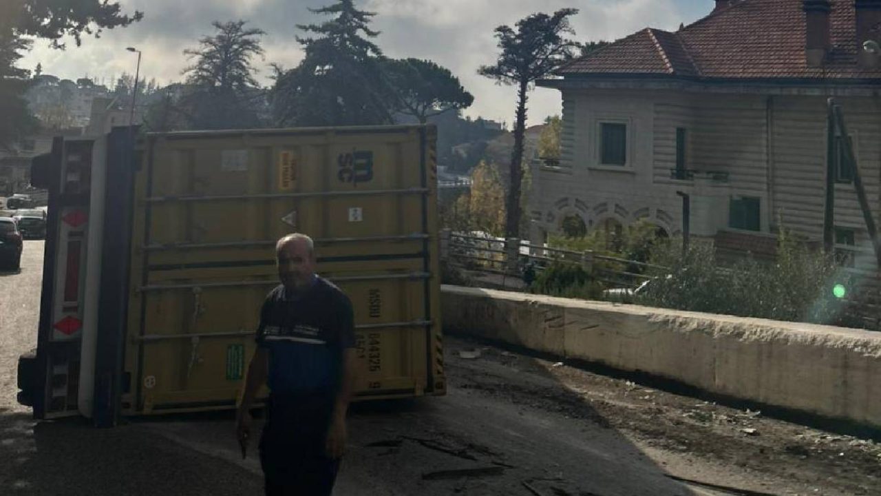 Truck aley fell (1)