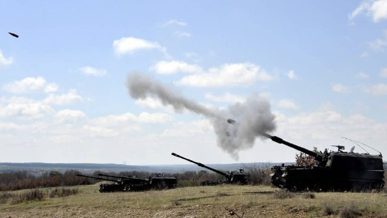Turkish artllery firing