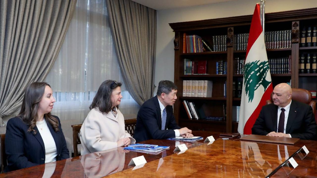 UN representative with president aoun