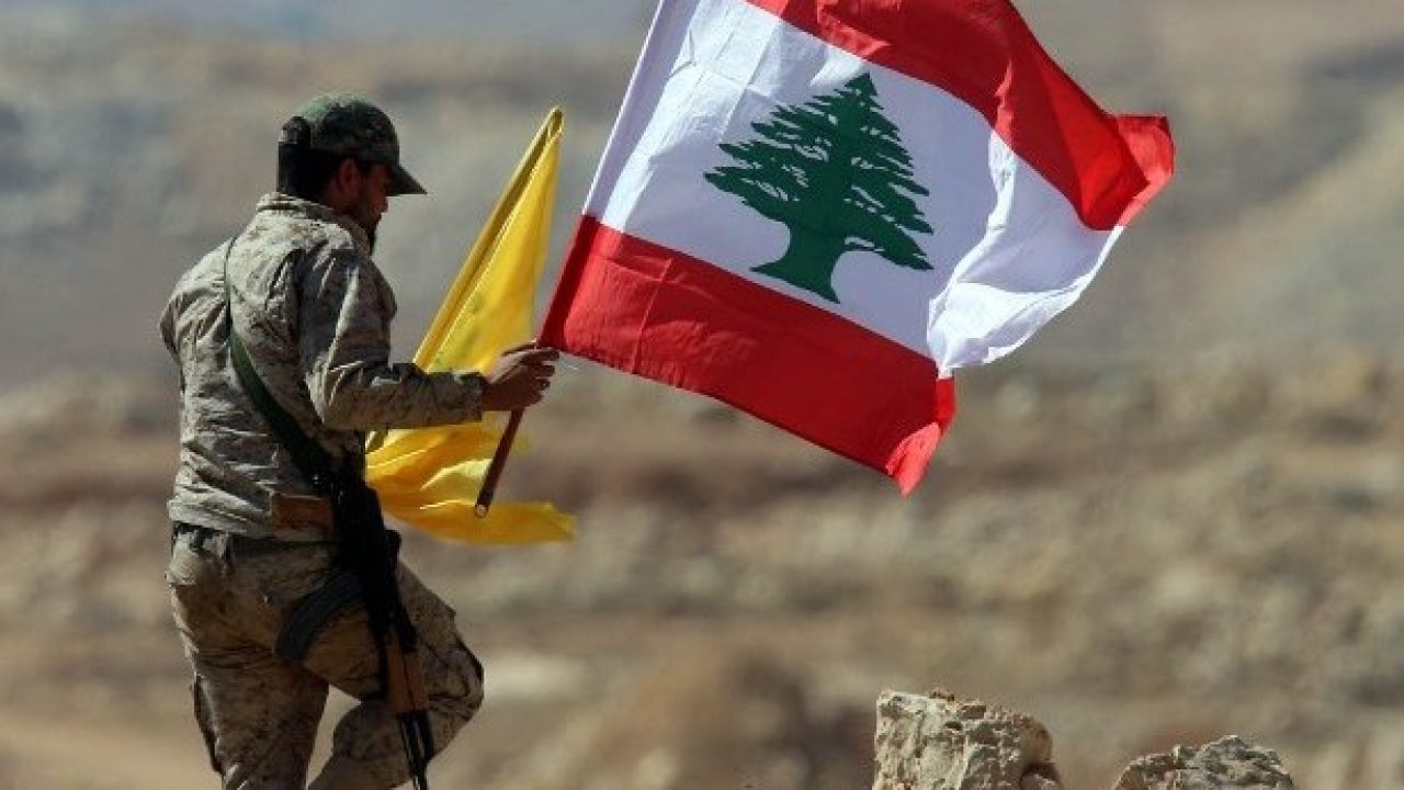 a858372ab838c07ecc61f9bac1fa4e43 لا تزال عملية التنسيق في مقاربة الملف الإنتخابي بين فريقي "حزب الله" وحركة " أمل"، تواجه عقبات لا يستهان بها نتيجة الخلاف على طبيعة التمثيل السياسي الحقيقي لجمهورهما في المجلس النيابي الجديد وتالياً في السلطة ، على خلفية الملفات الخدماتية والواقع الإجتماعي والإقتصادي لجمهور الطرفين، وما نتج عن الفوارق في مستوى التقديمات المالية بشكل خاص والدعم الذي يقدمه الحزب مقابل الدور البارز للحركة في المؤسسات الرسمية والقطاع العام، وصولاً إلى المؤسسات التابعة الطائفة والتي تبقى حصة الأسد فيها للحركة أيضاً. وتتوقع مصادر مواكبة أن تكون لهذا الخلاف الذي ما زال يدور في الكواليس والغرف المغلقة، تأثيراً مباشراً على طريقة إدارة استحقاق الإنتخابات النيابية وغيرها من الإستحقاقات الدستورية .