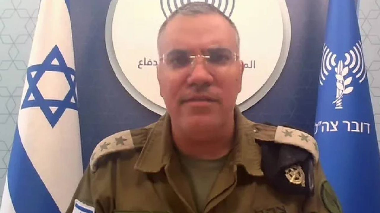 avikhay with israeli flags