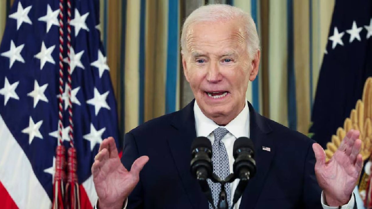 biden with us flag