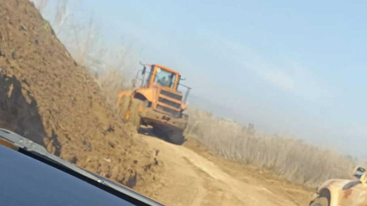 bulldozer syrian lebanese borders