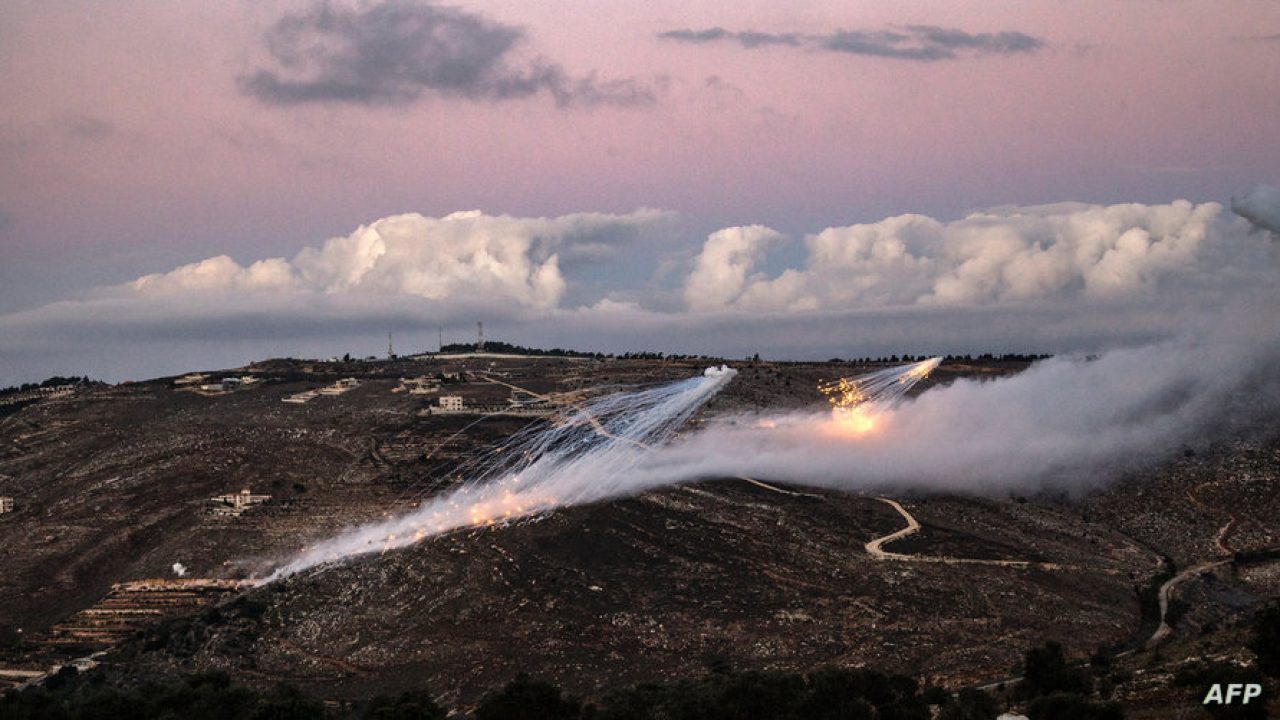 jnoub Artillery fire from an Israeli position hits the hills near the outskirts of the border town of Odaisseh in southern Lebanon on November 17, 2023. - Since the Israel-Hamas war began on October 7, when the Iran-backed fighters stormed out of the Gaza Strip, Hamas ally Hezbollah and allied Palestinian factions have exchanged fire with Israeli forces across Lebanon's southern border. (Photo by Hasan FNEICH / AFP)