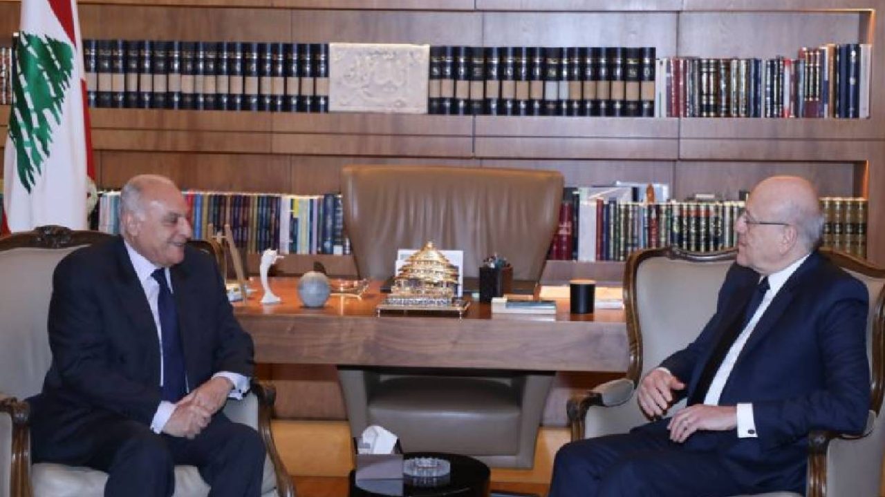 desk - mikati and algerian