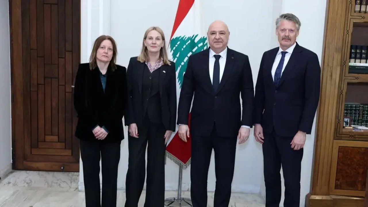 fe02e649-03c6-4cf5-bed9-326b68eeb119