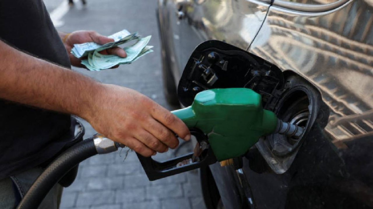 filling car