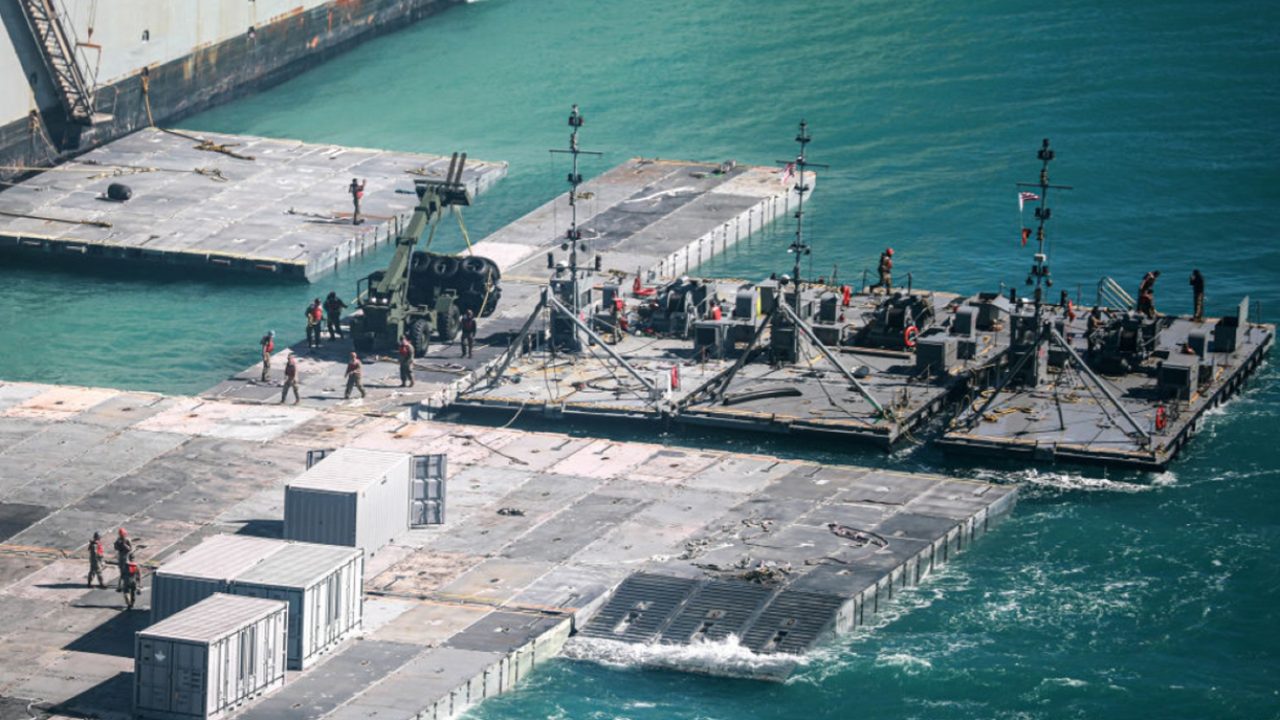 Gaza floating pier
