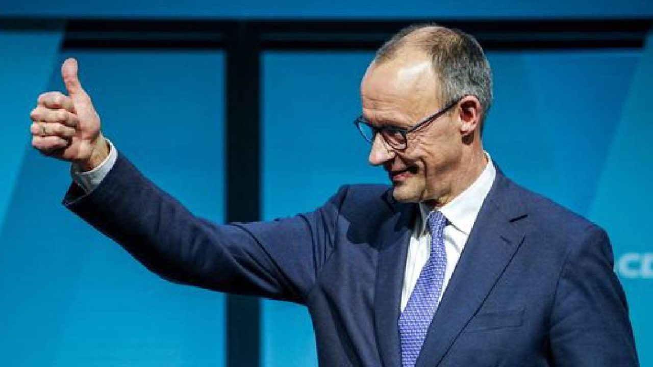 friedrich merz thumbs up