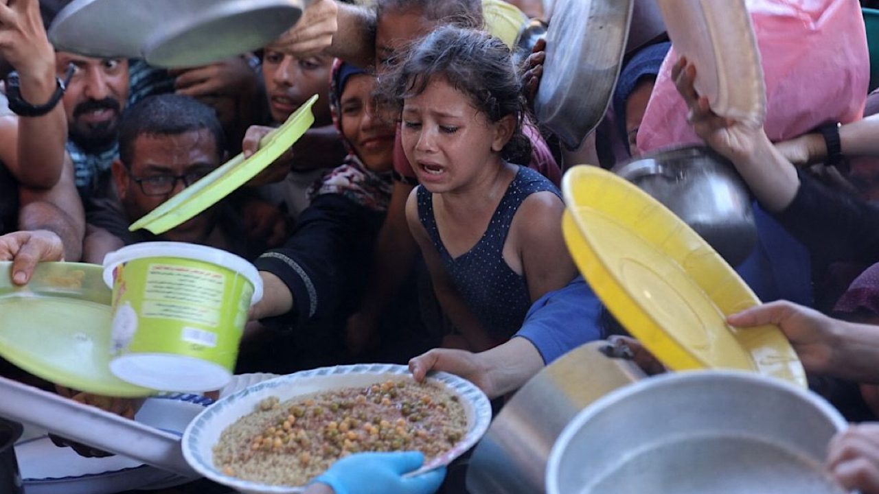 gaza hungry child