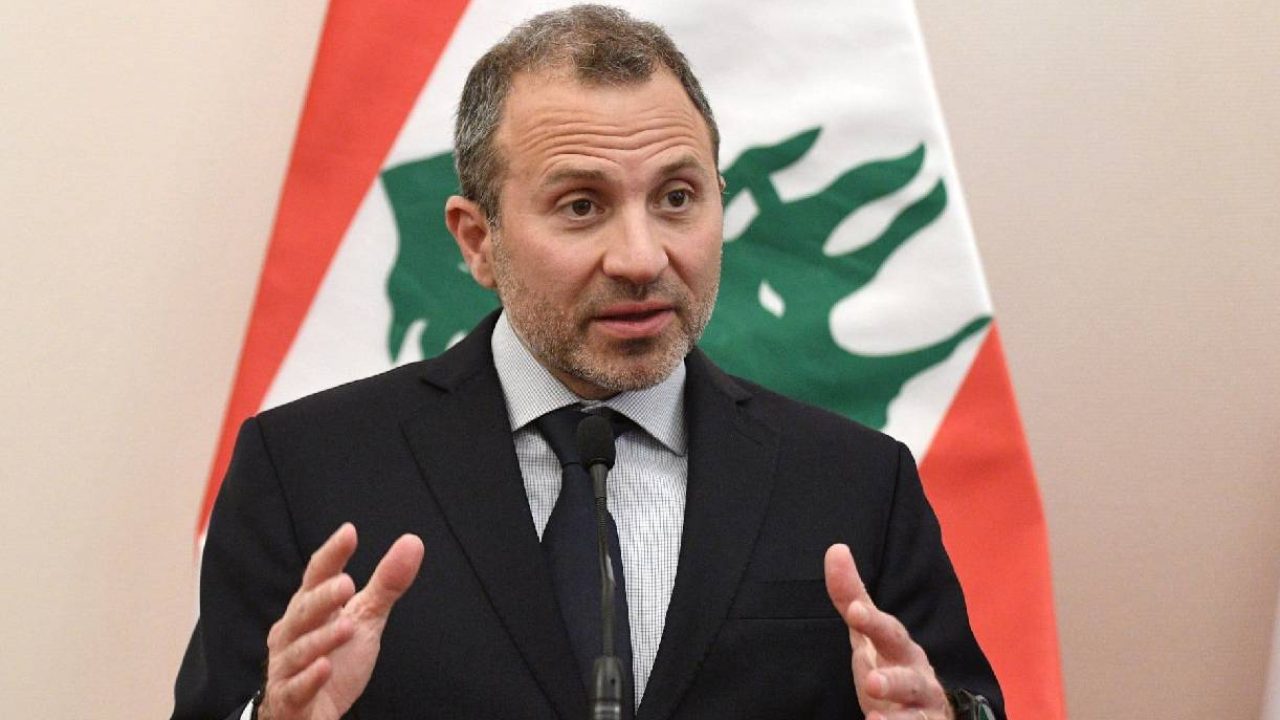 gebran bassil open gesture