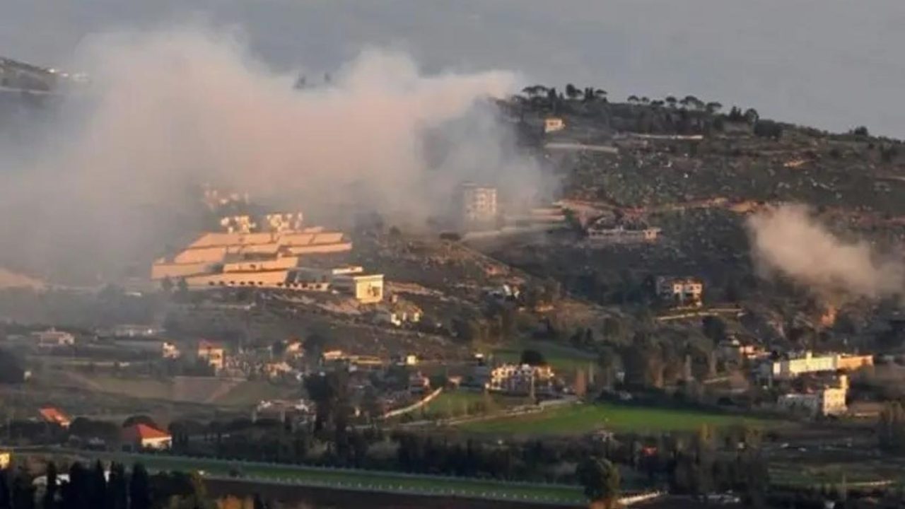 israel srike south lebanon smoke