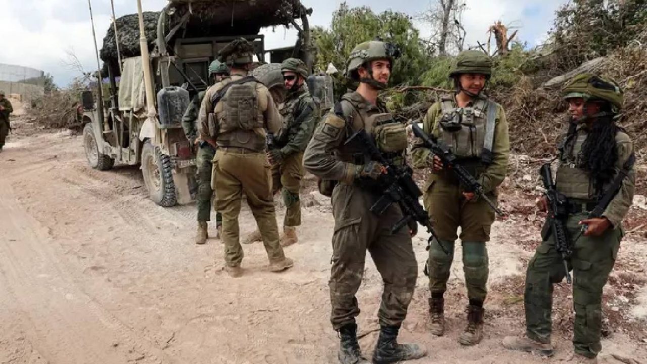 israeli army soldiers on the road