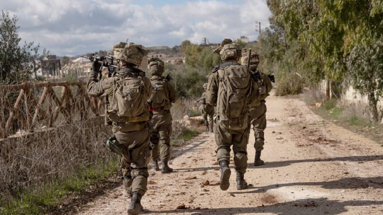 israeli platoon marching