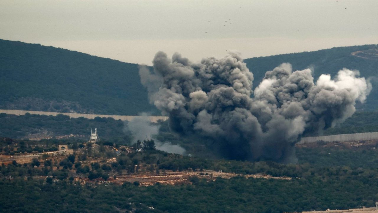 Smoke rises as seen from Israel-Lebanon border in northern Israel, November 12, 2023. REUTERS/Evelyn Hockstein
