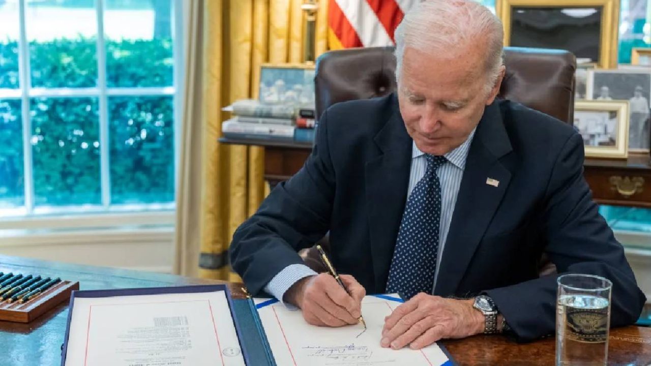 joe biden signing bill