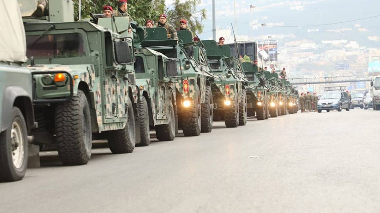 leb army trucks waiting
