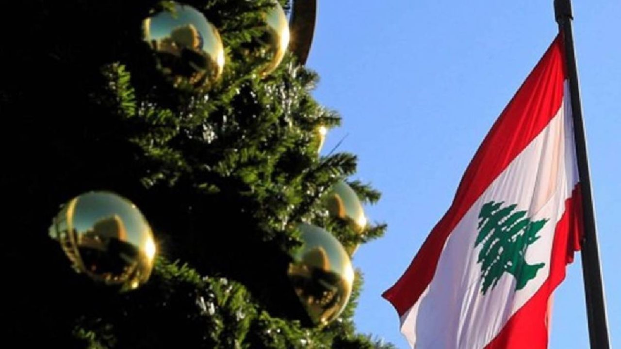 leb flag with christmas tree