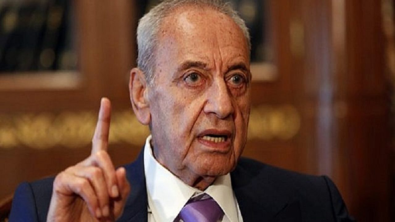 nabih berri raised finger